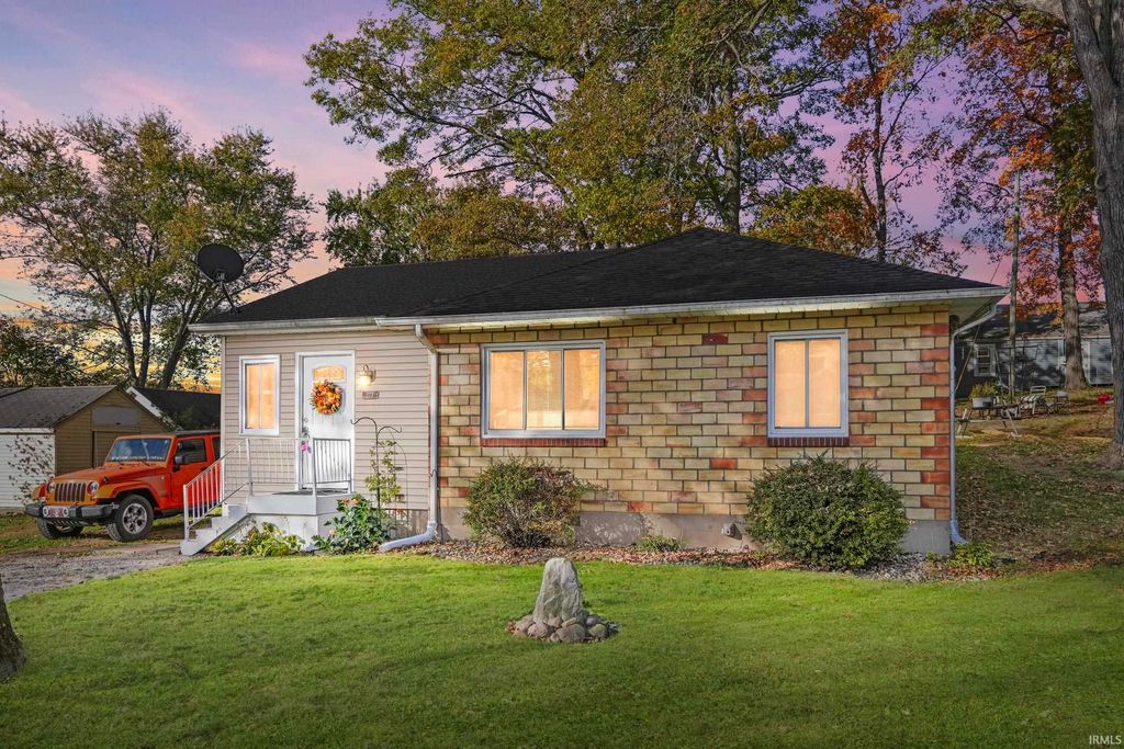 Photo of 273 EMS R4 Lane, Pierceton, IN 46562 (MLS # 202543852)