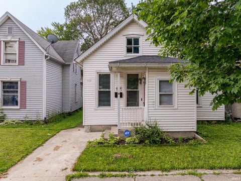 Photo of 619 Huffman Street, Fort Wayne, IN 46808 (MLS # 202624068)