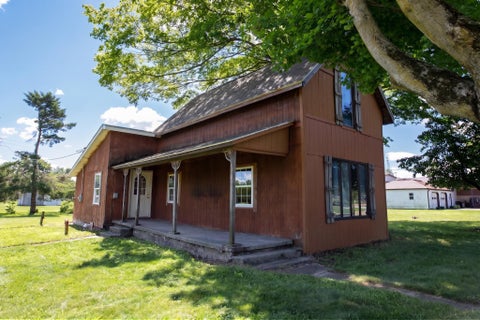 Photo of 103 S Perry Street, Fulton, IN 46931 (MLS # 202641701)