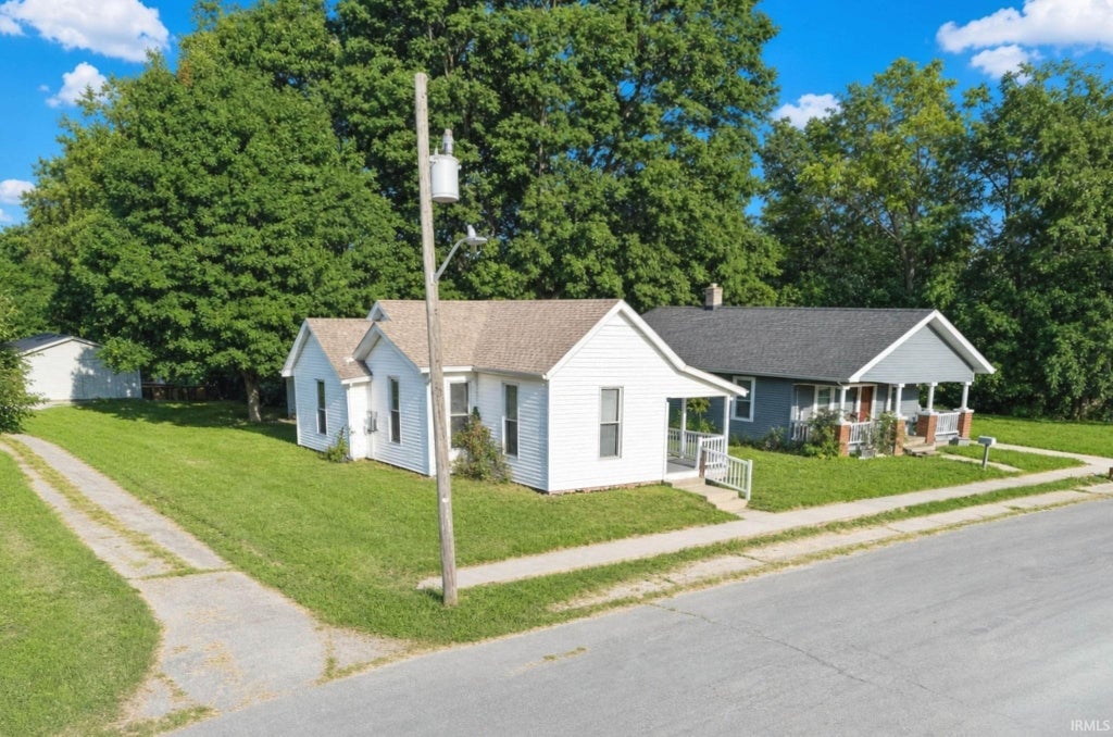 Photo of 427 Park Avenue, New Castle, IN 47362 (MLS # 202636252)