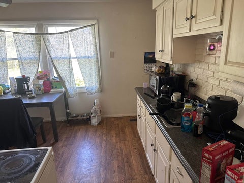 Tiny photo for 2020 Ellen Avenue, Fort Wayne, IN 46808 (MLS # 202643324)