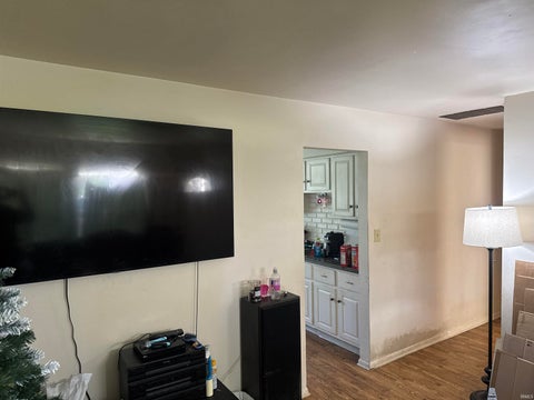 Tiny photo for 2020 Ellen Avenue, Fort Wayne, IN 46808 (MLS # 202643324)