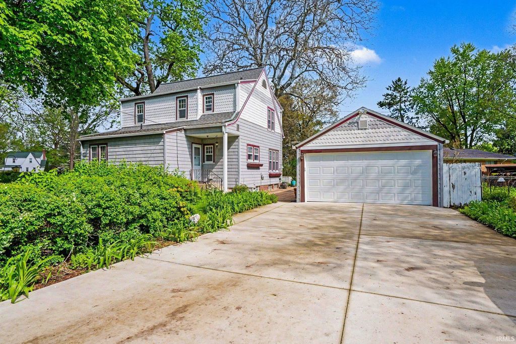 Photo of 51618 Myrtle Avenue, South Bend, IN 46637 (MLS # 202616300)