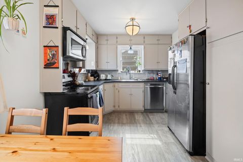 Tiny photo for 807 S 30th Street, Lafayette, IN 47904 (MLS # 202606552)