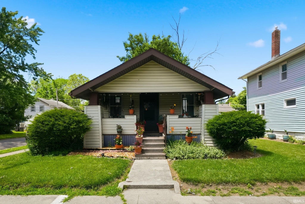 Photo of 2822 Central Drive, Fort Wayne, IN 46806 (MLS # 202623663)