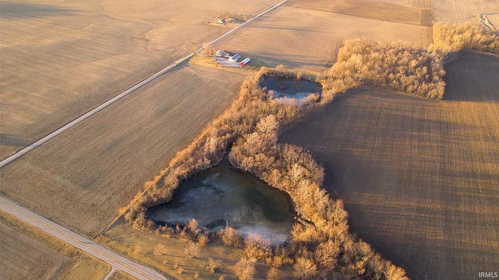 Photo of 12761 S 600 E, Amboy, IN 46911 (MLS # 202605453)