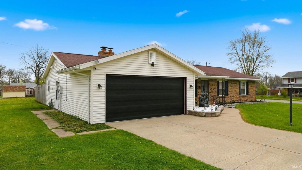 Photo of 7735 Newlin Drive, Fort Wayne, IN 46816 (MLS # 202613406)