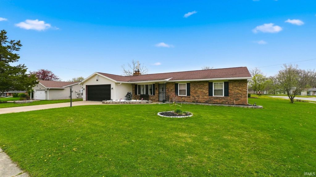 Photo of 7735 Newlin Drive, Fort Wayne, IN 46816 (MLS # 202613406)