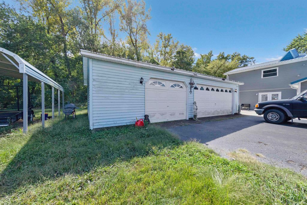 Photo of 1005 E Ohio Street, Princeton, IN 47670 (MLS # 202542223)