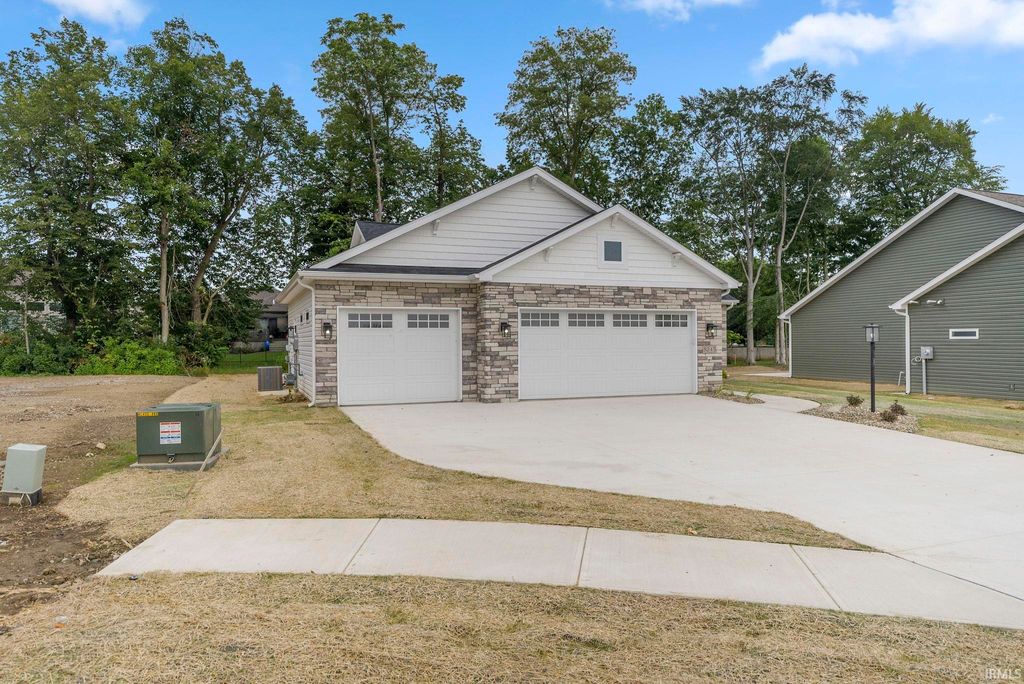 Photo of 8245 Caverango Boulevard, Fort Wayne, IN 46815 (MLS # 202536488)