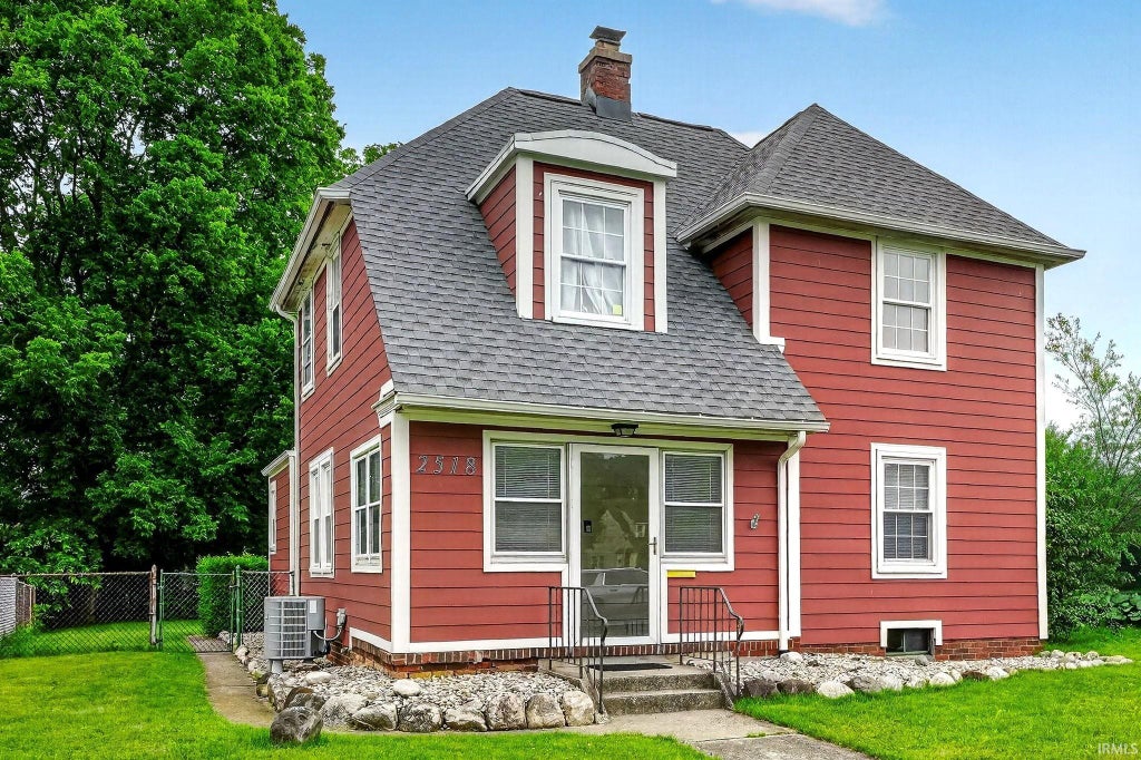 Photo of 2518 Erskine Boulevard, South Bend, IN 46614 (MLS # 202625471)