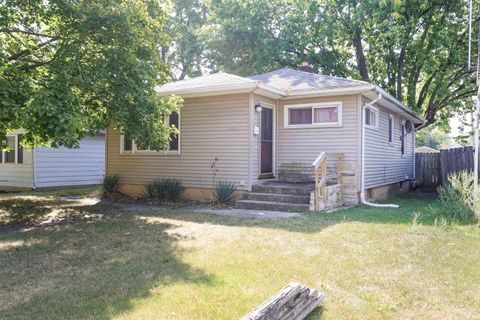 Photo of 1711 Spring Street, Fort Wayne, IN 46808 (MLS # 202538108)