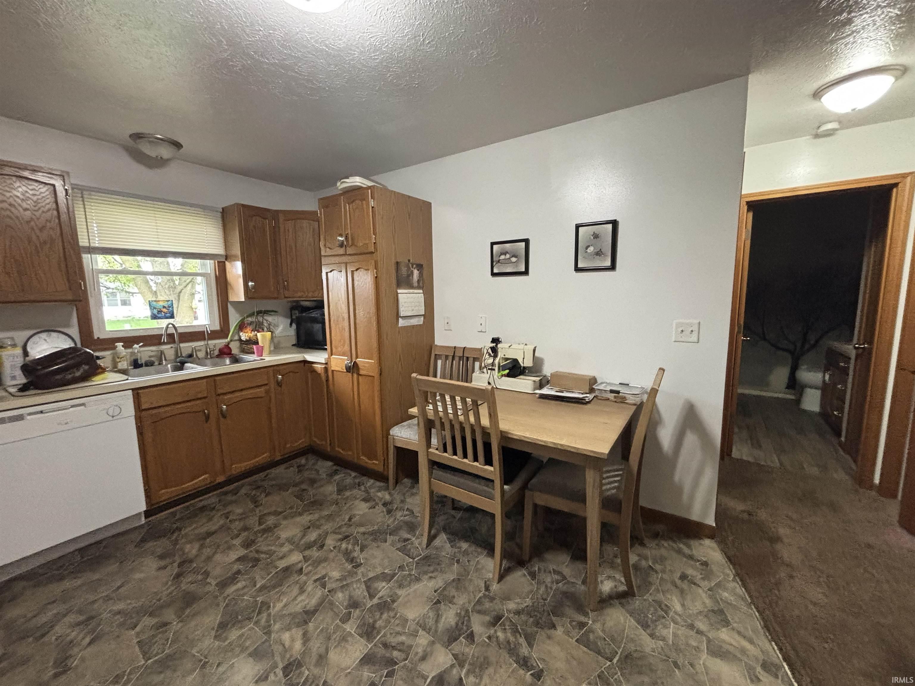 Middlebury, Indiana 46540, United States, 2 Bedrooms Bedrooms, ,2 BathroomsBathrooms,Residential,Active,117886