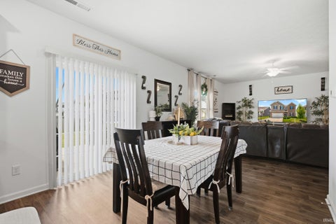 Tiny photo for 468 Tracewood Bend, Greenfield, IN 46140 (MLS # 202625280)