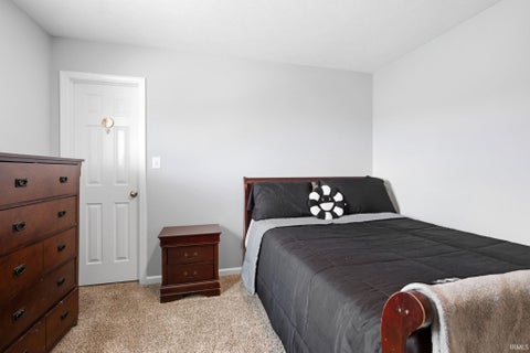 Tiny photo for 468 Tracewood Bend, Greenfield, IN 46140 (MLS # 202625280)