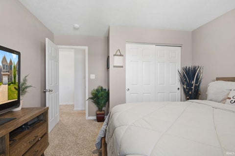 Tiny photo for 468 Tracewood Bend, Greenfield, IN 46140 (MLS # 202625280)