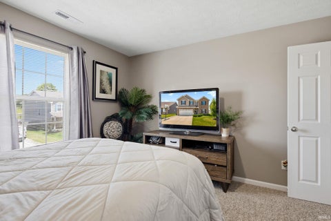 Tiny photo for 468 Tracewood Bend, Greenfield, IN 46140 (MLS # 202625280)