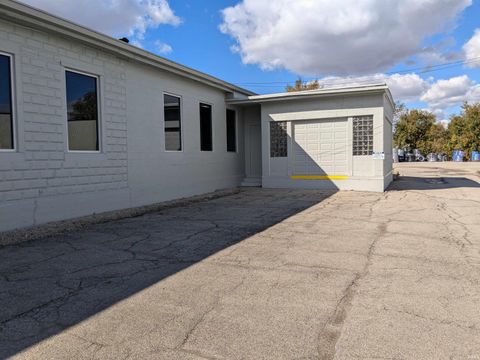 Tiny photo for 804 W Morgan Street, Kokomo, IN 46901 (MLS # 202440040)