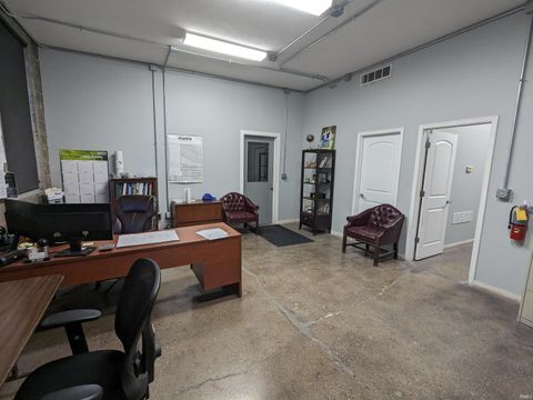 Tiny photo for 804 W Morgan Street, Kokomo, IN 46901 (MLS # 202440040)