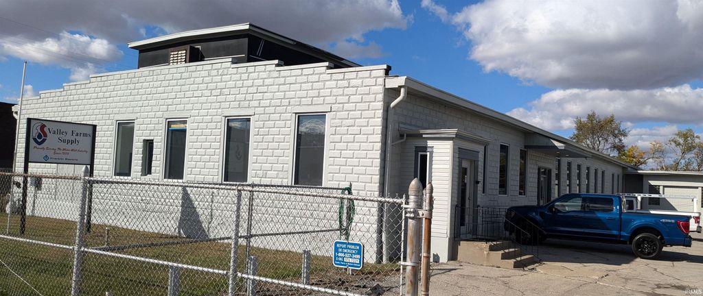 Photo for 804 W Morgan Street, Kokomo, IN 46901 (MLS # 202440040)