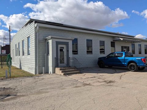 Tiny photo for 804 W Morgan Street, Kokomo, IN 46901 (MLS # 202440040)