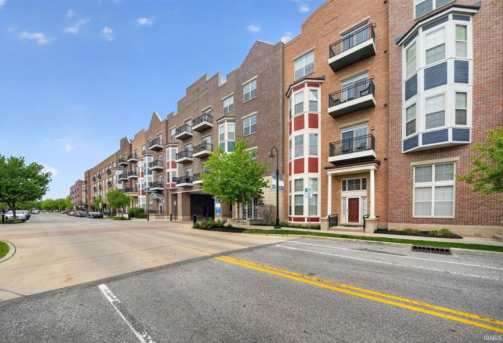 Photo of 1145 Napoleon Street #206, South Bend, IN 46617 (MLS # 202617885)
