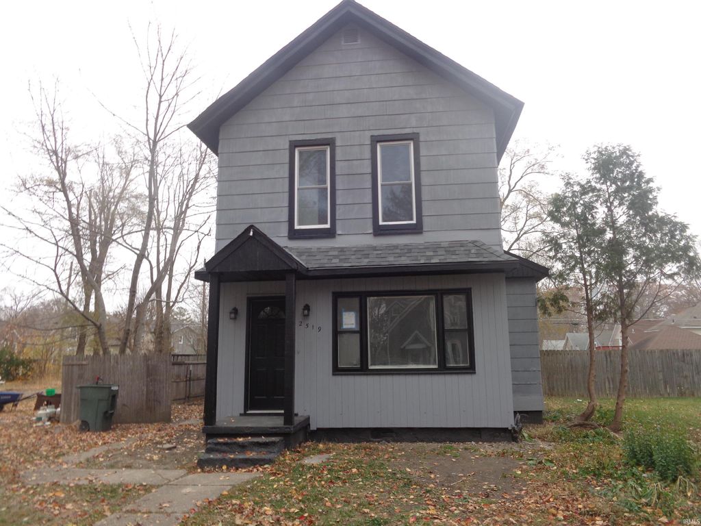 Photo of 2519 Miner Street, Fort Wayne, IN 46807 (MLS # 202546842)