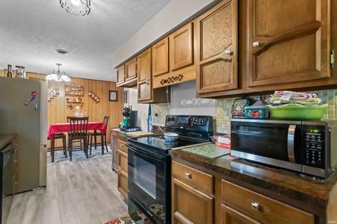 Tiny photo for 1501 E Cadillac Drive, Kokomo, IN 46902 (MLS # 202547699)