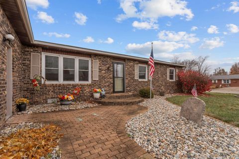 Tiny photo for 1501 E Cadillac Drive, Kokomo, IN 46902 (MLS # 202547699)