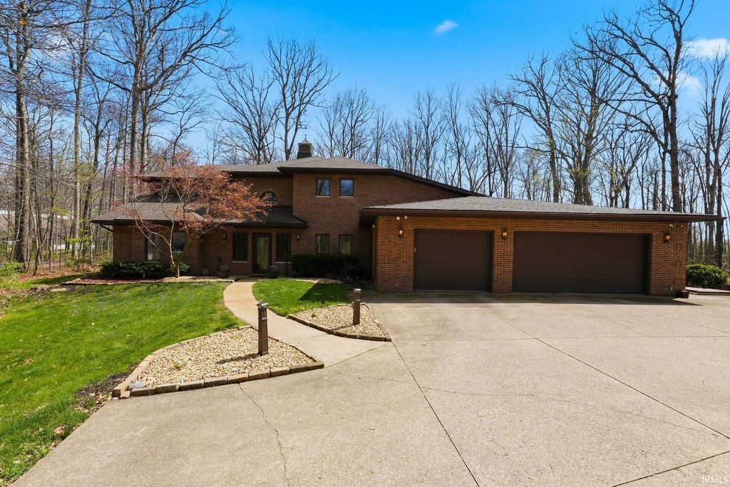 Photo of 1302 Westerly Road, Fort Wayne, IN 46845 (MLS # 202613893)