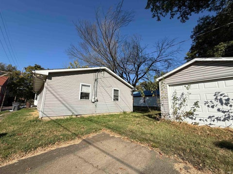 Tiny photo for 932 S Elliott Street, Evansville, IN 47713 (MLS # 202642177)