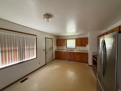 Tiny photo for 932 S Elliott Street, Evansville, IN 47713 (MLS # 202642177)