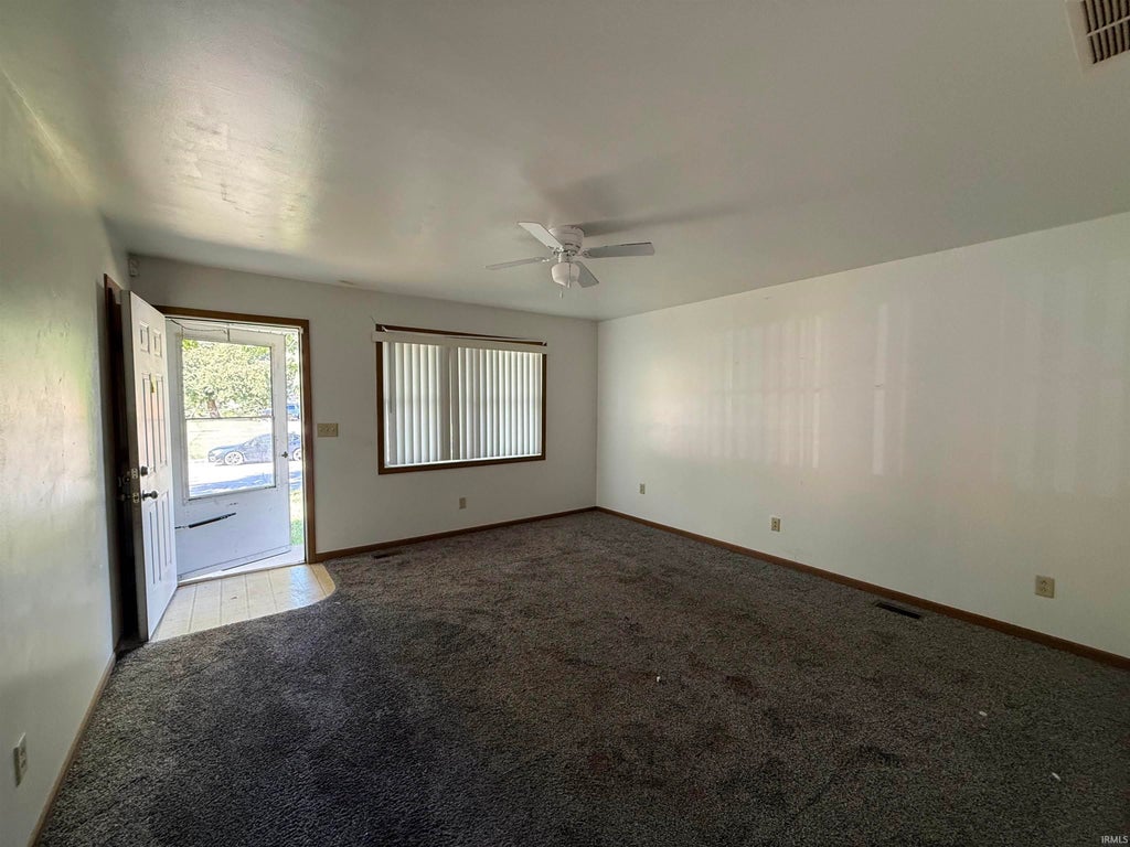 Photo of 932 S Elliott Street, Evansville, IN 47713 (MLS # 202642177)