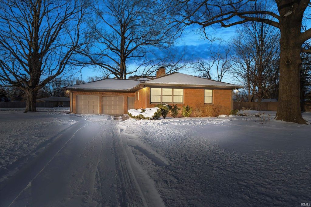 Photo of 1623 Bader Avenue, South Bend, IN 46617 (MLS # 202602646)