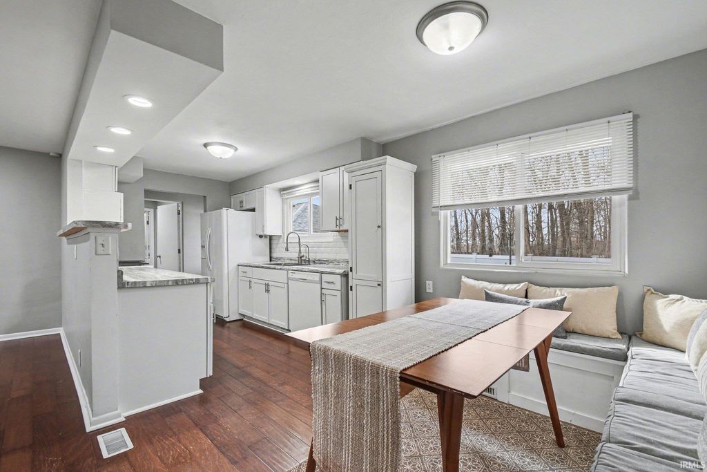 Photo of 16740 Cleveland Road, Granger, IN 46530 (MLS # 202609451)