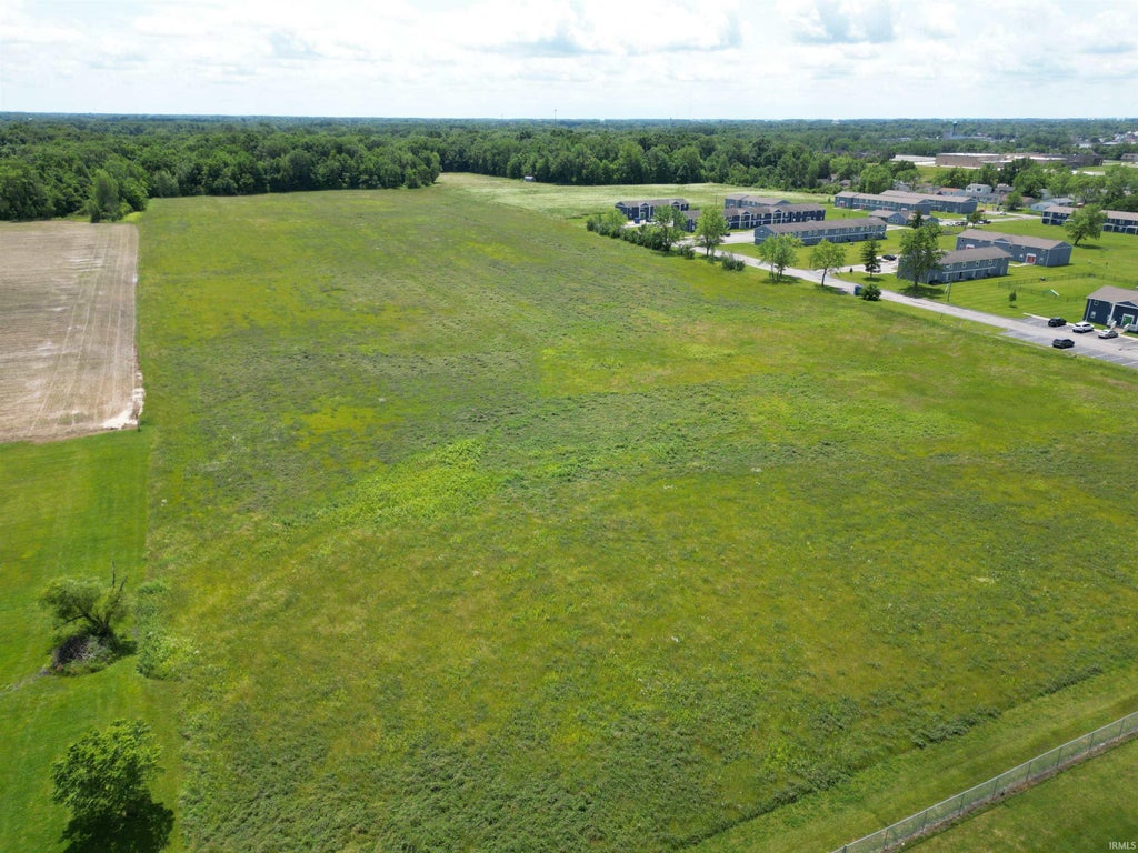 Photo of 1700 E Bradford Pike, Marion, IN 46952 (MLS # 202627916)