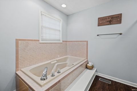 Tiny photo for 5008 Heritage Drive, Lafayette, IN 47905 (MLS # 202540835)