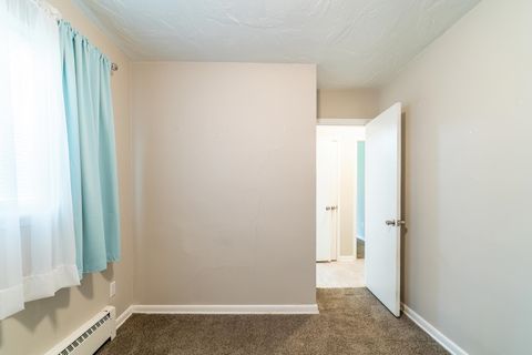 Tiny photo for 6708 S Calhoun Street, Fort Wayne, IN 46807 (MLS # 202616175)