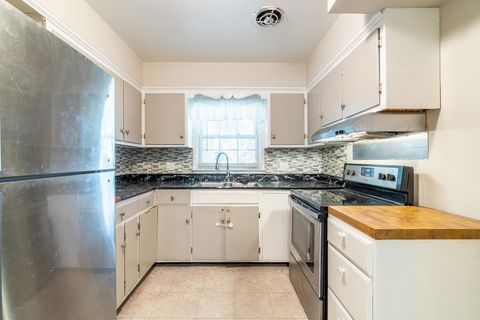 Tiny photo for 6708 S Calhoun Street, Fort Wayne, IN 46807 (MLS # 202616175)