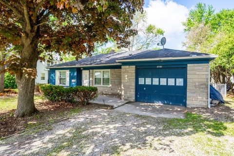 Tiny photo for 6708 S Calhoun Street, Fort Wayne, IN 46807 (MLS # 202616175)