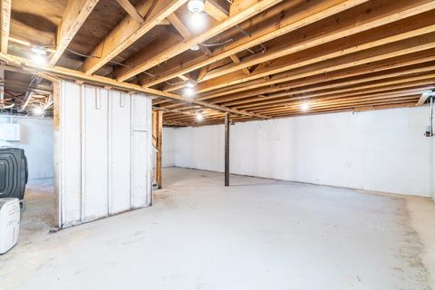 Tiny photo for 6708 S Calhoun Street, Fort Wayne, IN 46807 (MLS # 202616175)