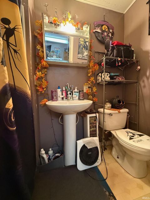 Tiny photo for 211 E Columbia Street, Flora, IN 46929 (MLS # 202612855)