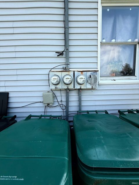 Tiny photo for 211 E Columbia Street, Flora, IN 46929 (MLS # 202612855)