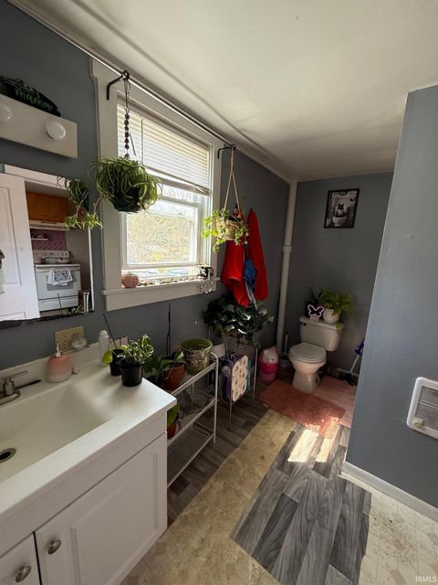 Tiny photo for 211 E Columbia Street, Flora, IN 46929 (MLS # 202612855)