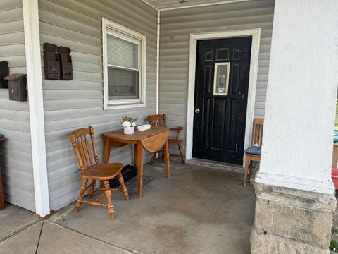 Tiny photo for 211 E Columbia Street, Flora, IN 46929 (MLS # 202612855)