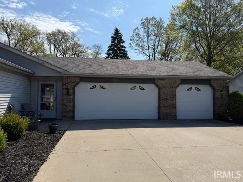 Photo of 8306 Stand Ridge Run, Fort Wayne, IN 46825 (MLS # 202617465)