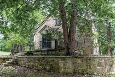 Photo of 5005 E State Road 46, Bloomington, IN 47401 (MLS # 202547416)