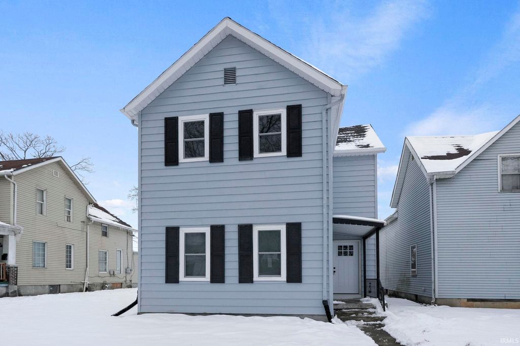 Photo of 1429 E Lewis Street, Fort Wayne, IN 46803 (MLS # 202548189)