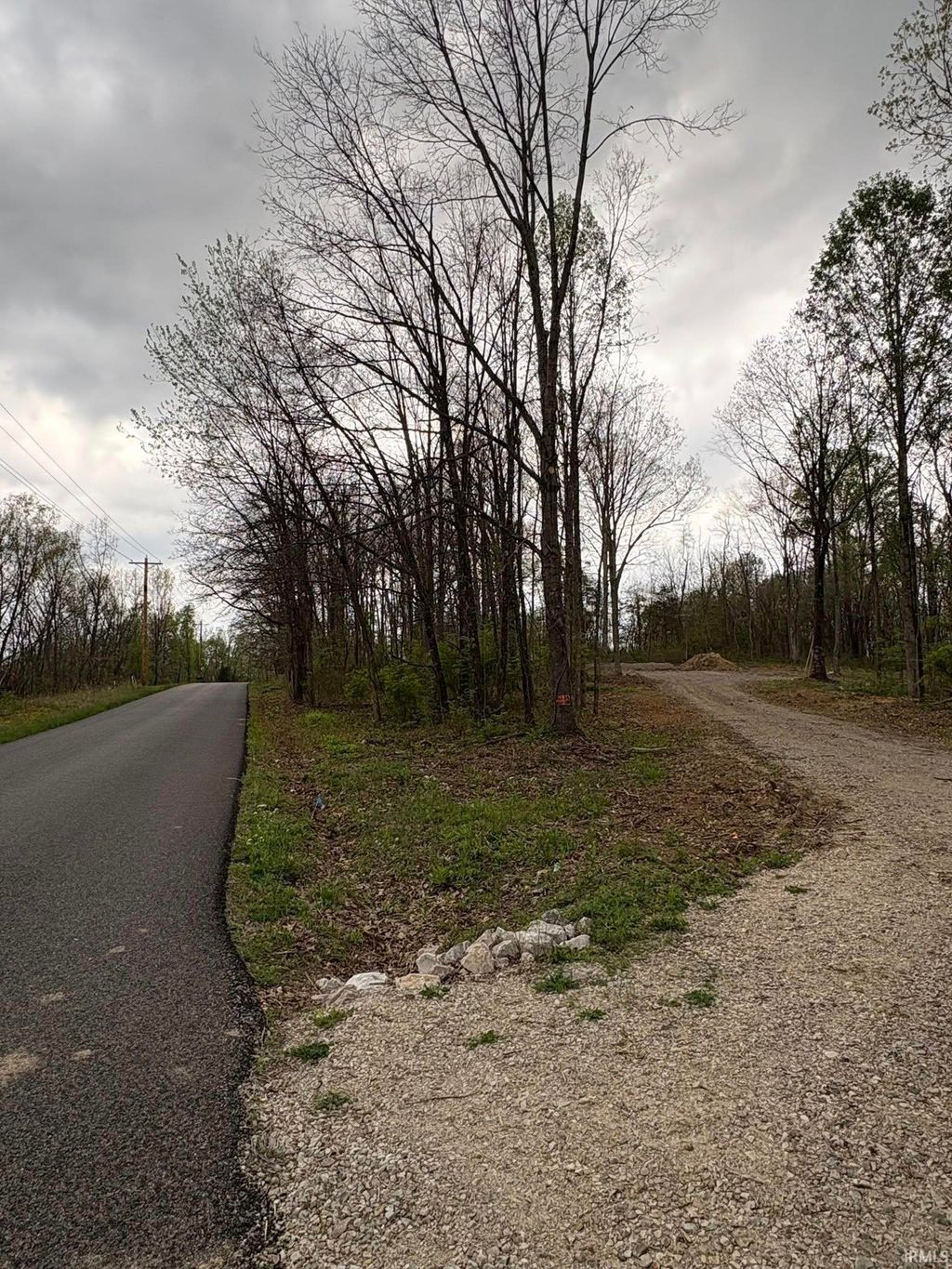 Photo of 8517 E Sylvania Road, Bloomfield, IN 47424 (MLS # 202613945)