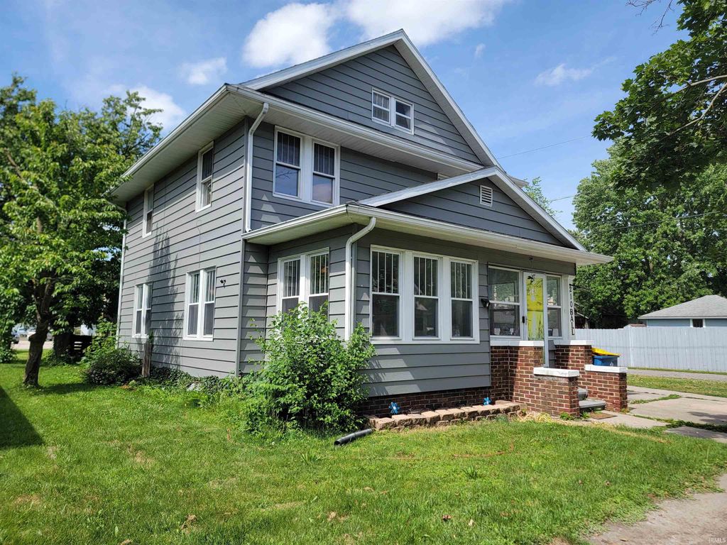 Photo of 210 W 19th Street, Auburn, IN 46706 (MLS # 202623207)